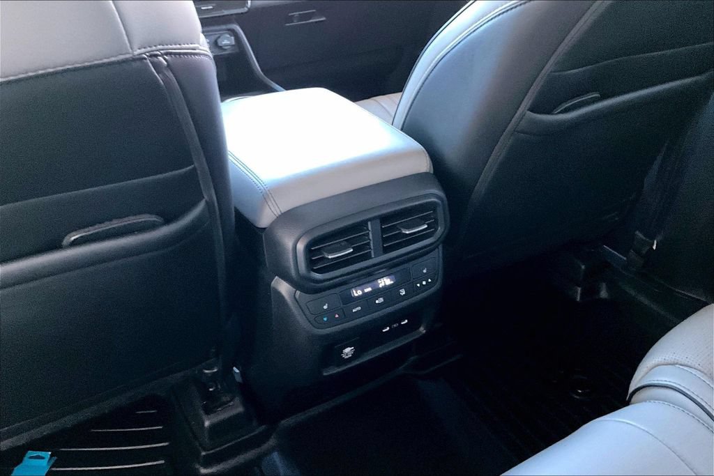Used 2024 Honda Pilot Elite image 14