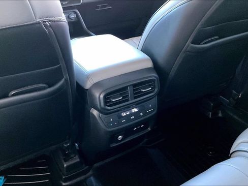 Used 2024 Honda Pilot Elite image 14