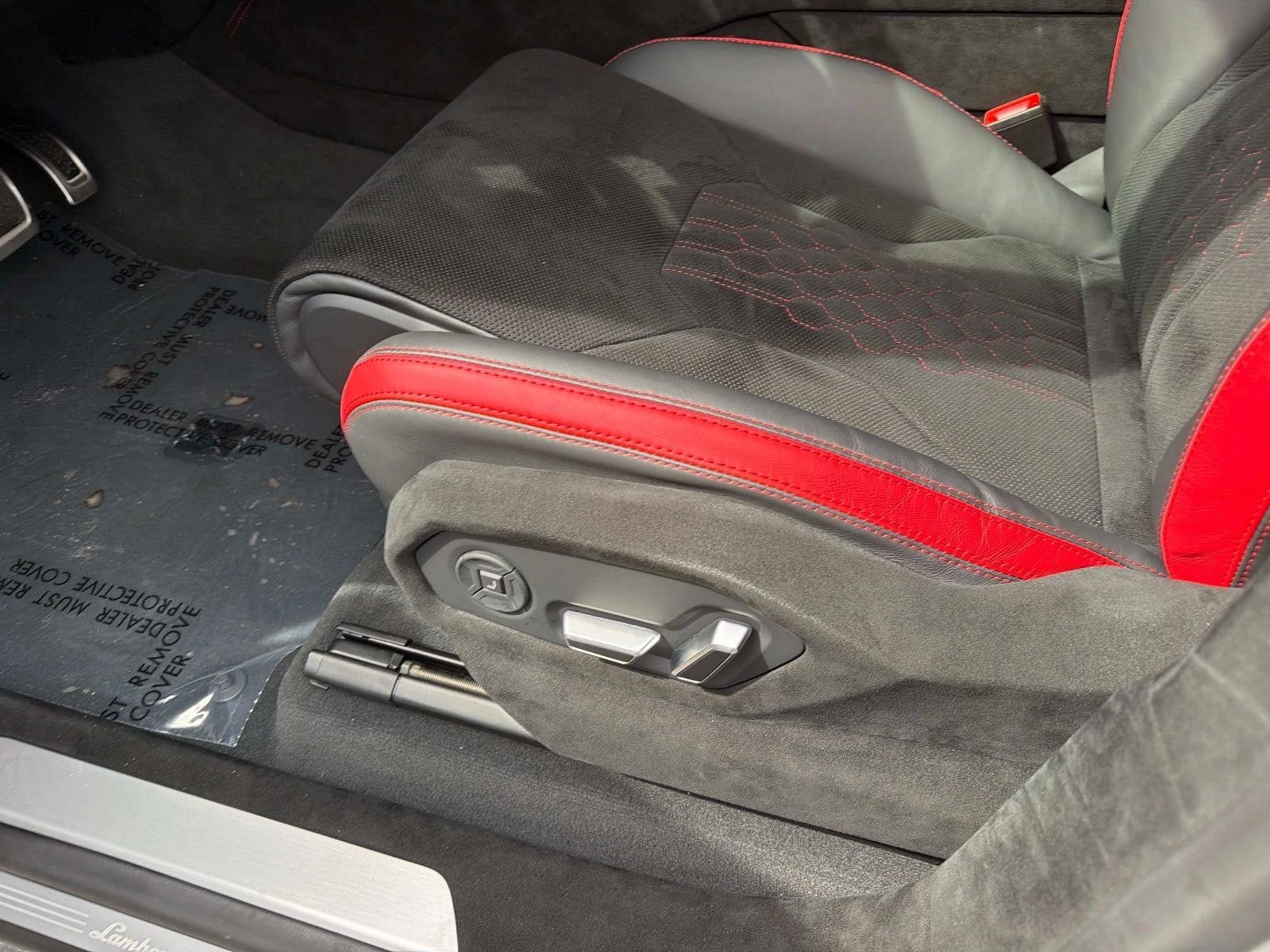 Used 2024 Lamborghini Urus Performante AWD/4WD image 22