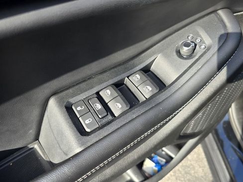 Used 2023 Jeep Grand Cherokee Laredo X image 18