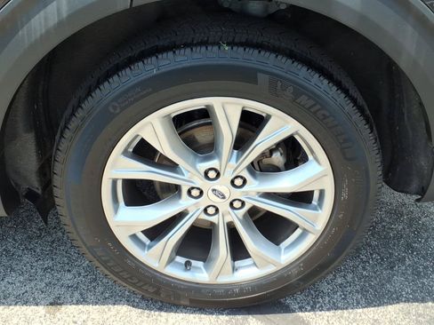 Certified 2024 Ford Explorer XLT w/ Equipment Group 202A AWD/4WD image 10
