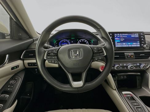 Used 2022 Honda Accord Touring image 11