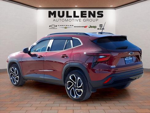 Used 2024 Chevrolet Trax RS w/ Sunroof Package image 7