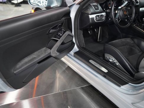 Used 2016 Porsche Cayman GT4 RWD image 64