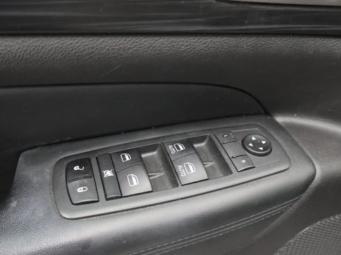 Used 2020 Jeep Grand Cherokee Altitude AWD/4WD image 39