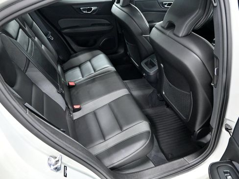 Used 2019 Volvo S60 T6 R-Design AWD/4WD image 29
