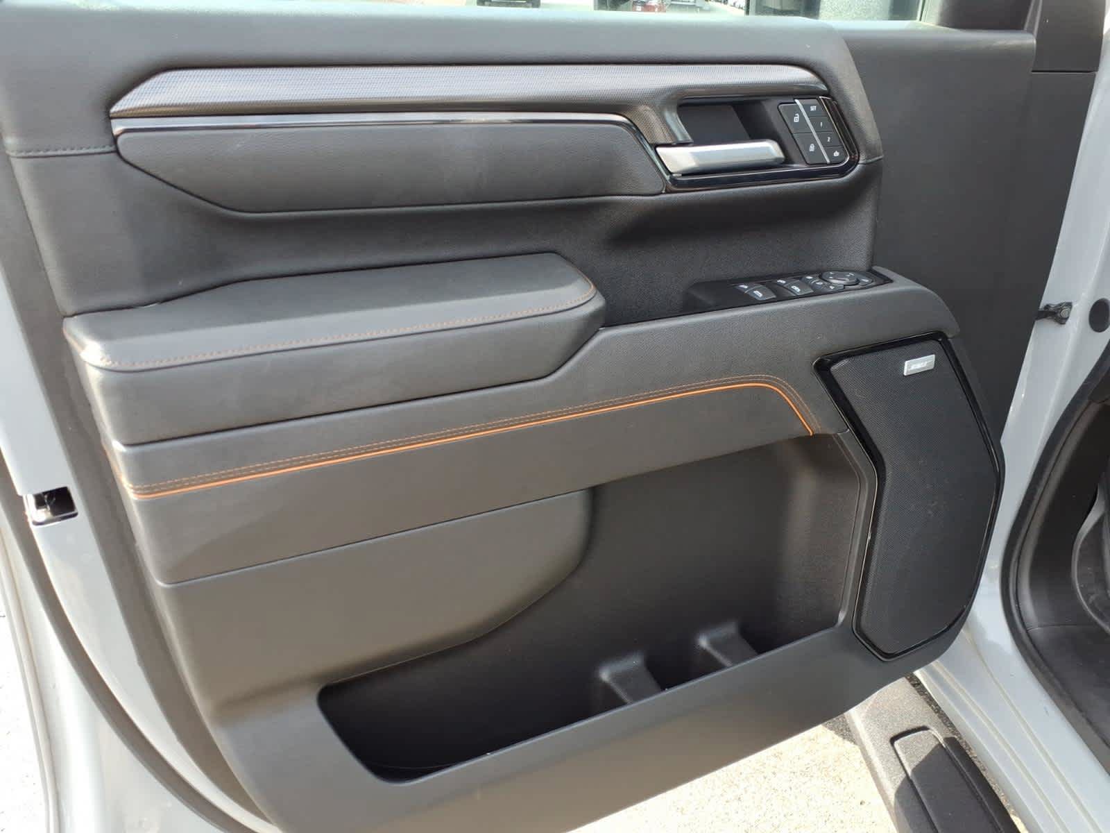 Used 2025 GMC Sierra 2500 AT4 w/ AT4 Premium Plus Package AWD/4WD image 10
