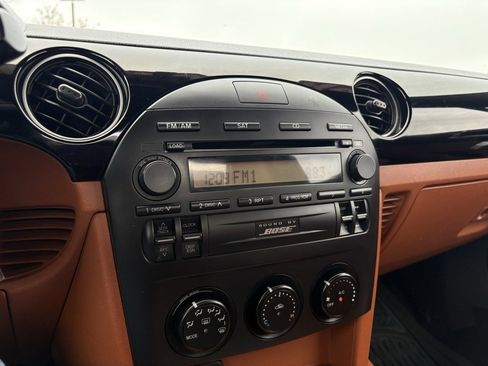 Used 2006 MAZDA MX-5 Miata Grand Touring image 16