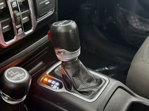 Used 2020 Jeep Wrangler Unlimited Sport S image 20