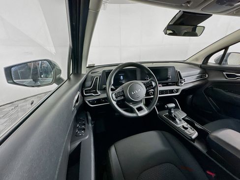 Used 2025 Kia Sportage LX image 18