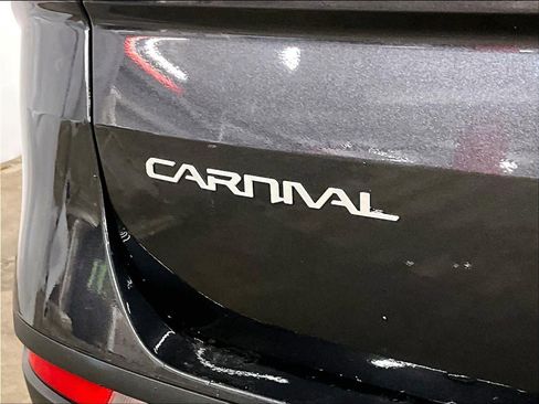 Used 2024 Kia Carnival SX image 29