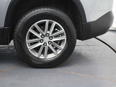 Used 2023 Chevrolet Traverse LT AWD/4WD image 5