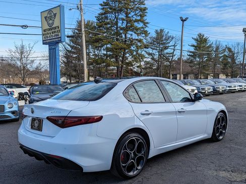 Used 2022 Alfa Romeo Giulia Veloce image 7