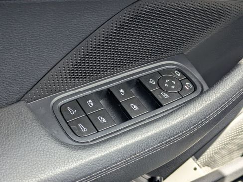 Used 2025 Porsche Panamera RWD image 22