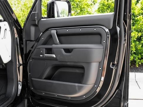 New 2026 Land Rover Defender 110 X-Dynamic SE AWD/4WD image 52