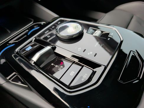 New 2026 BMW i5 M60 AWD/4WD image 21