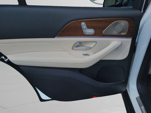 Certified 2025 Mercedes-Benz GLS 450 4MATIC image 11