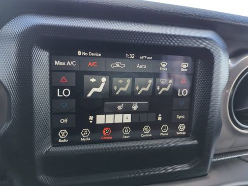 Used 2021 Jeep Gladiator Sport AWD/4WD image 17