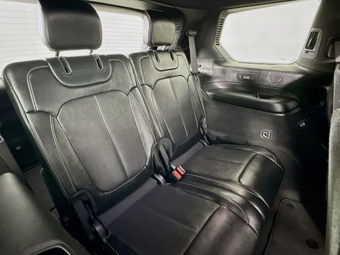 Used 2022 Jeep Grand Cherokee L Overland w/ Luxury Tech Group IV AWD/4WD image 30