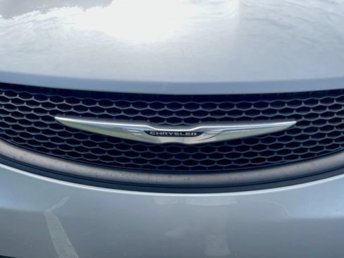 Used 2023 Chrysler Voyager LX FWD image 29