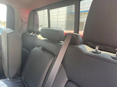 Used 2021 Chevrolet Silverado 1500 LT Trail Boss w/ Convenience Package II AWD/4WD image 11
