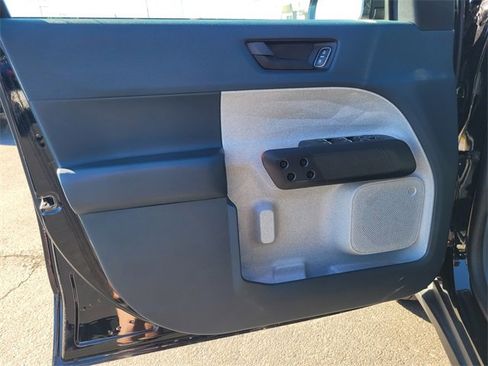 Used 2022 Ford Maverick XLT image 18