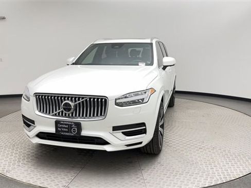 Certified 2024 Volvo XC90 T8 Ultimate w/ Protection Package Premier image 7