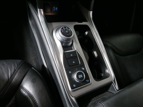 Used 2020 Ford Explorer Platinum w/ Premium Technology Package AWD/4WD image 24
