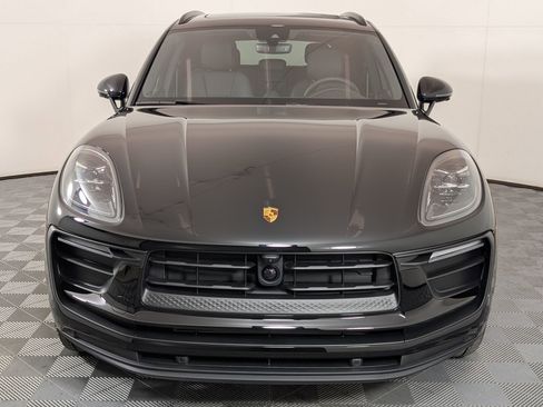 Certified 2026 Porsche Macan AWD/4WD image 7
