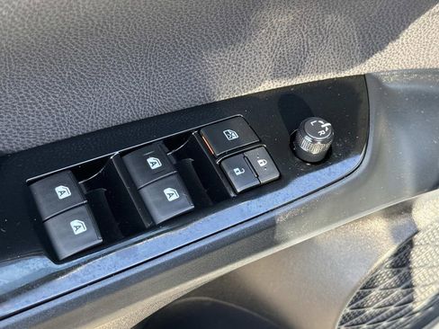 Used 2017 Toyota Prius Prime Advanced image 24