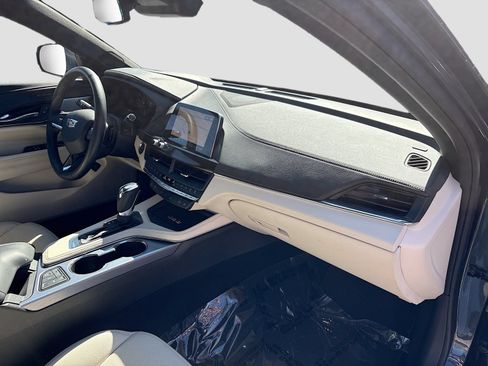 Used 2025 Cadillac CT4 Premium Luxury RWD image 30
