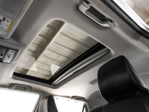 Used 2016 Toyota 4Runner Limited image 4