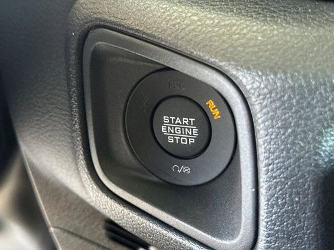 New 2025 Jeep Gladiator Sport image 18