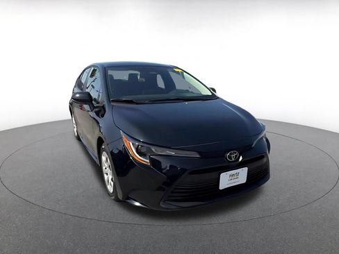 Used 2025 Toyota Corolla LE FWD image 3