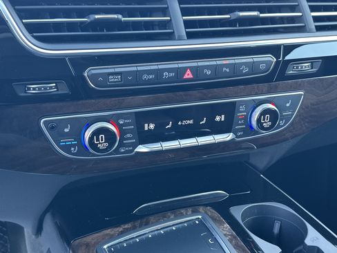 Used 2019 Audi Q7 3.0T Prestige w/ Prestige Package AWD/4WD image 36