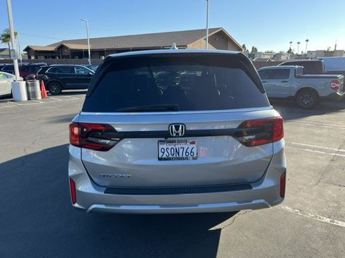 Certified 2025 Honda Odyssey EX-L image 7