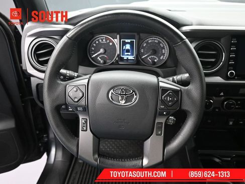 Used 2022 Toyota Tacoma TRD Sport image 19