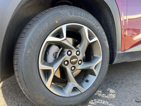 Used 2025 Chevrolet Trax LT image 29