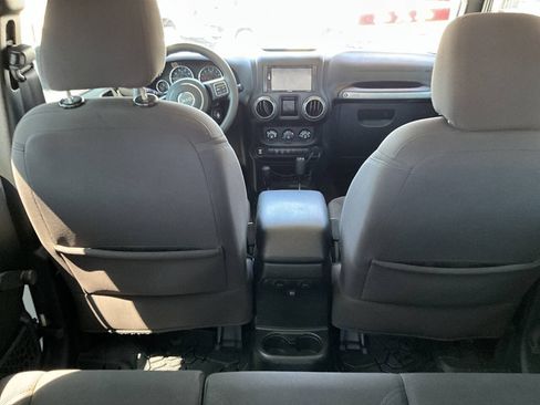 Used 2018 Jeep Wrangler Unlimited Sport AWD/4WD image 12
