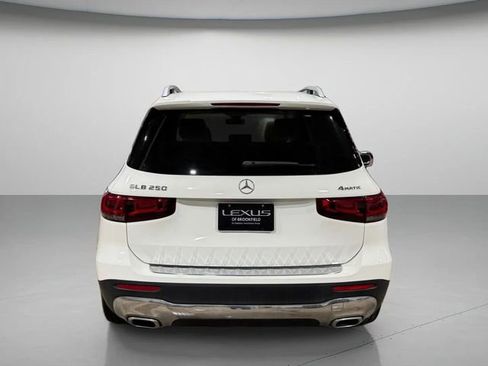 Used 2022 Mercedes-Benz GLB 250 4MATIC w/ Premium Package Lite image 4