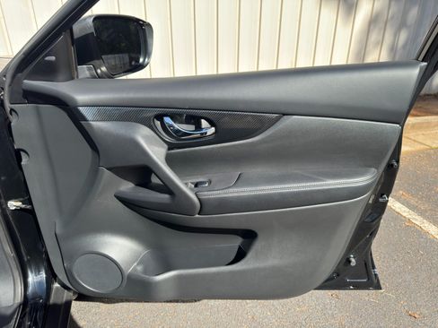 Used 2019 Nissan Rogue SL w/ Premium Package AWD/4WD image 43