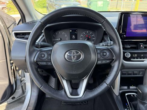 Used 2024 Toyota Corolla Cross LE FWD image 23