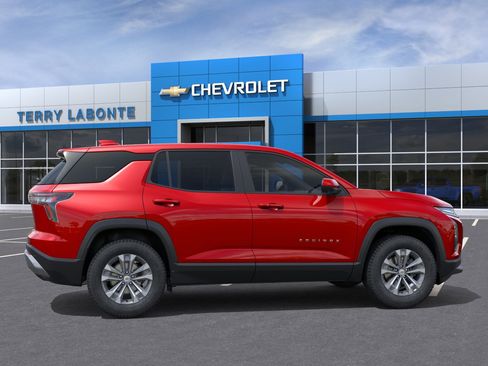 New 2026 Chevrolet Equinox LT w/ Safety and Technology Package FWD image 7