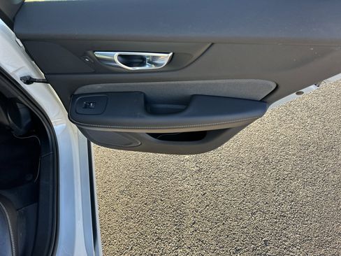 Used 2020 Volvo V60 T6 R-Design w/ Advanced Package image 17