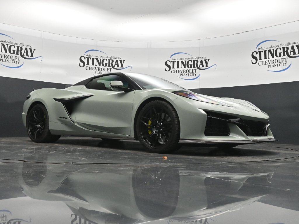 Used 2024 Chevrolet Corvette Z06 w/ Stealth Interior Trim Package RWD image 26