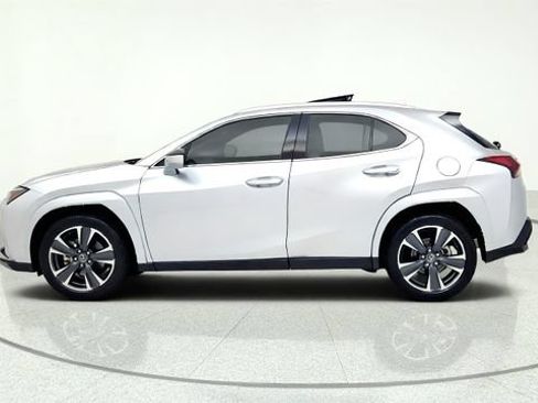 Used 2025 Lexus UX 300h FWD w/ Accessory Package (Z1) image 5