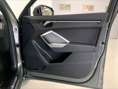 Certified 2025 Audi Q3 2.0T Premium Plus w/ Premium Plus Package image 26