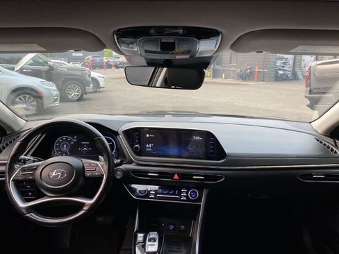 Used 2022 Hyundai Sonata Limited w/ Cargo Package FWD image 11
