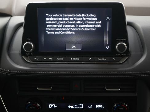 Used 2023 Nissan Rogue SV image 16