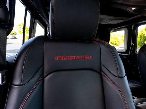 Used 2024 Jeep Wrangler Unlimited Rubicon AWD/4WD image 42